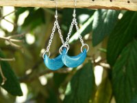 20.Bo crochet chaine et lune en tagua bleue.12€.