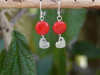 63.Bo dormeuse tagua lentille rouge et coeur