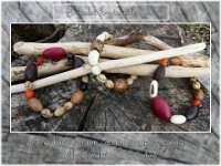 62.Bracelets en graines multiples toutes différentes et surtout naturelles et NON teintées !! montées sur élastique15€